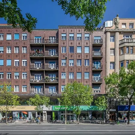 Ultra Mini * Budapest